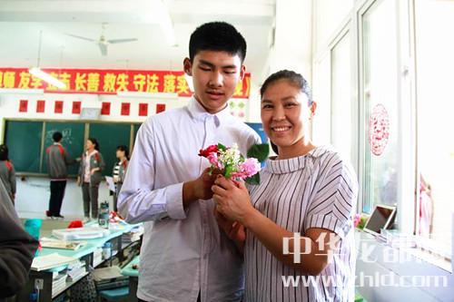 母親節(jié)，周口高中生這樣過！